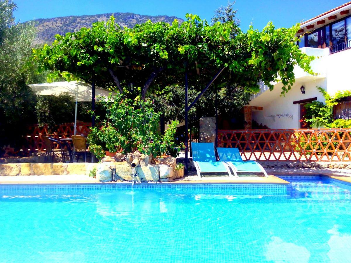 Alojamiento Rural El Agueelo Huelma Exterior photo